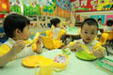 Children are eating bananas