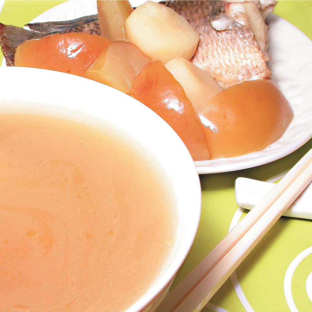 Snakehead Mullet Soup with Apples and Water Chestnuts